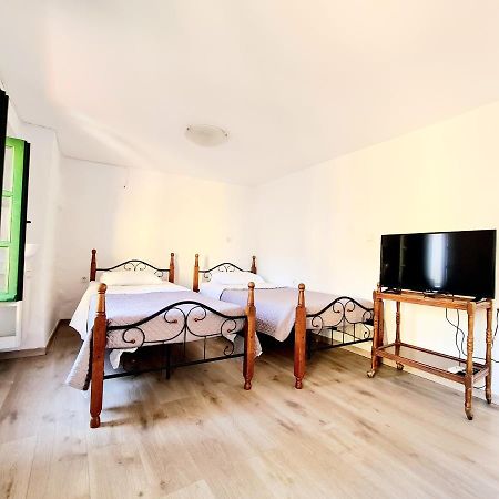 Piccolo Modern Suites Old Town Rhodes City ภายนอก รูปภาพ