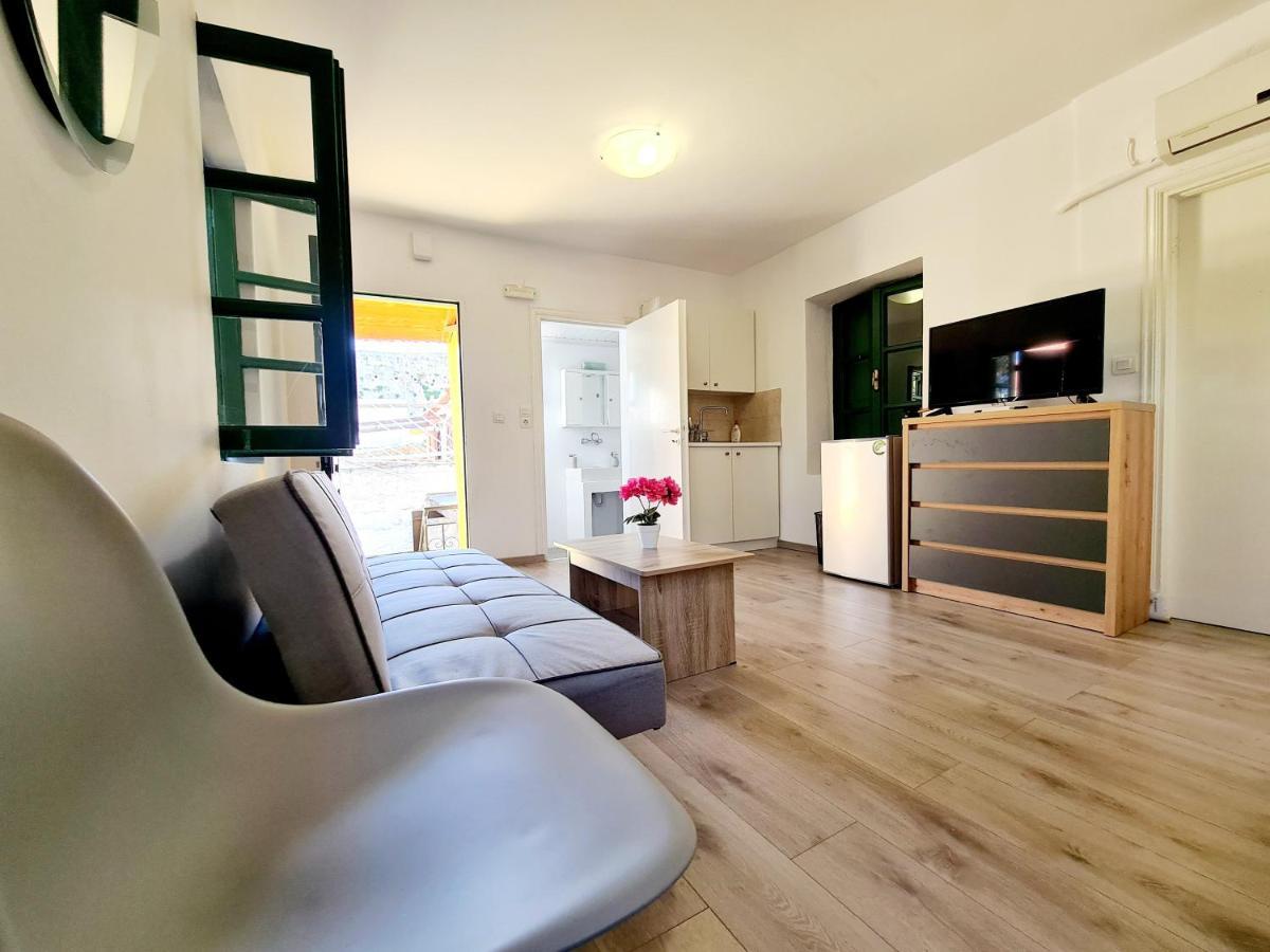 Piccolo Modern Suites Old Town Rhodes City ภายนอก รูปภาพ